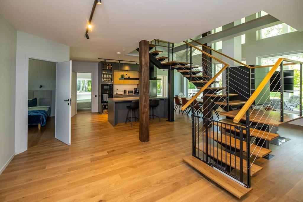 Modern Villa With Sauna & Hot Tub Hiiumaa エクステリア 写真
