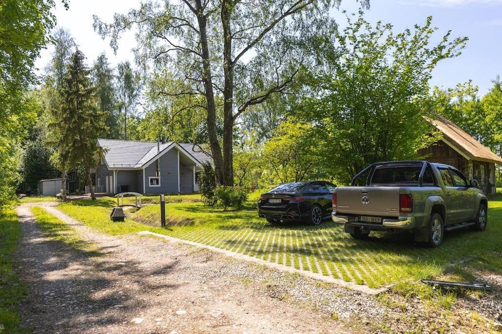 Modern Villa With Sauna & Hot Tub Hiiumaa エクステリア 写真