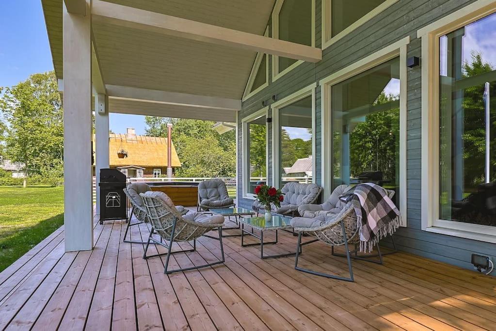 Modern Villa With Sauna & Hot Tub Hiiumaa エクステリア 写真